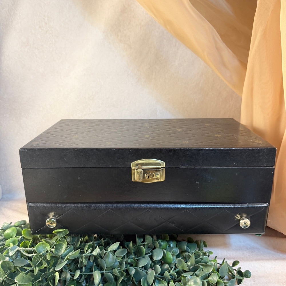Black and Gold Mele Jewelry Box